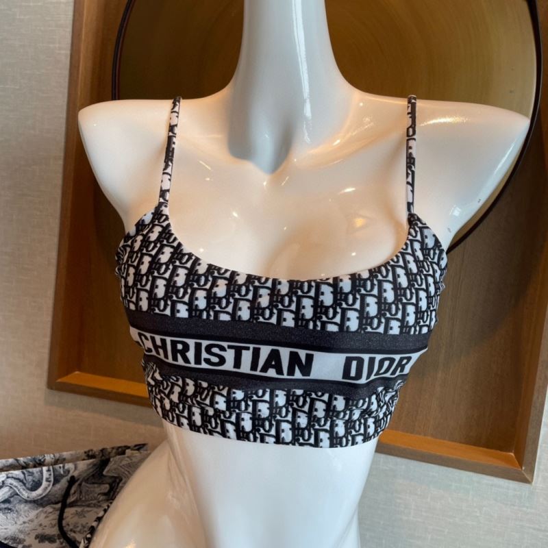 CHRISTIAN DIOR